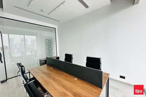 Zyrë në Business Bay, Dubai, Emiratet e Bashkuara Arabe 81.8 m2. № 705943 - Foto 11