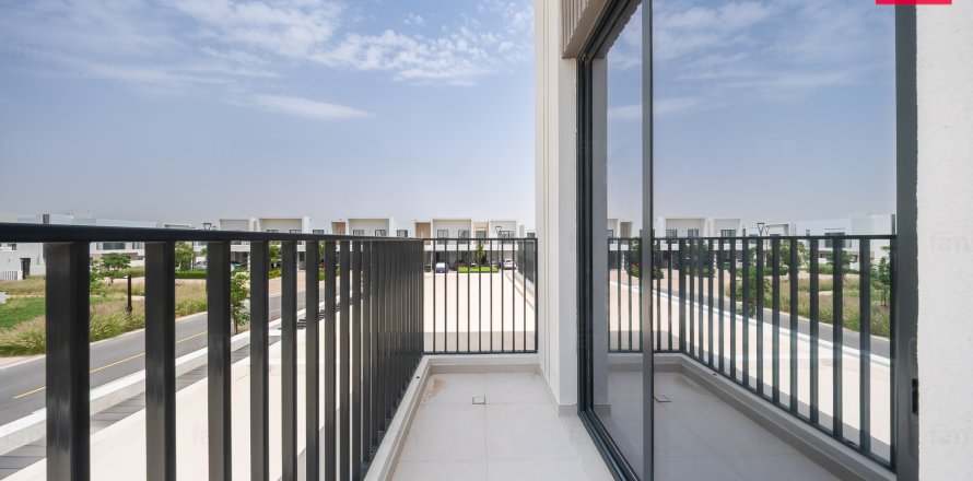 Rekkehus i Dubai, Emiratene 3 soverom, 140.8 kvm nr. 723250