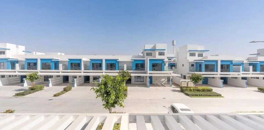Townhouse în Dubai, EAU 5 dormitoare, 144 mp.  №723248