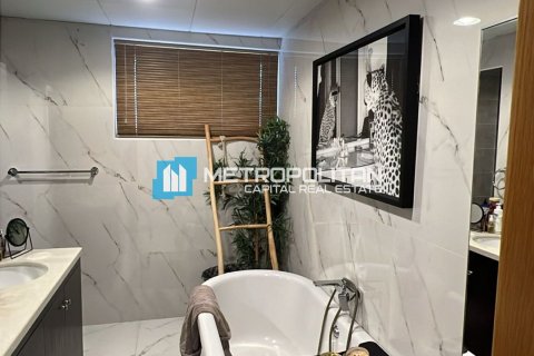 Townhouse in Al Raha Gardens, Abu Dhabi, UAE 4 bedrooms, 240.3 sq.m. № 651753 - photo 13