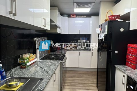 Townhouse in Al Raha Gardens, Abu Dhabi, UAE 4 bedrooms, 240.3 sq.m. № 651753 - photo 5