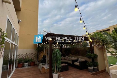 Townhouse in Al Raha Gardens, Abu Dhabi, UAE 4 bedrooms, 240.3 sq.m. № 651753 - photo 2