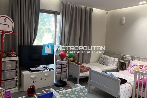 Townhouse in Al Raha Gardens, Abu Dhabi, UAE 4 bedrooms, 240.3 sq.m. № 651753 - photo 12