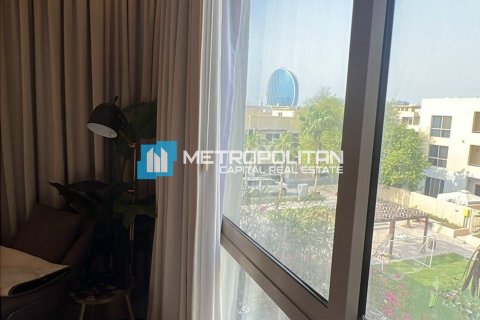 Townhouse in Al Raha Gardens, Abu Dhabi, UAE 4 bedrooms, 240.3 sq.m. № 651753 - photo 10