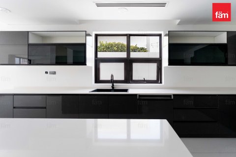 Villa in Dubai, UAE 7 bedrooms, 921.2 sq.m. № 644937 - photo 16