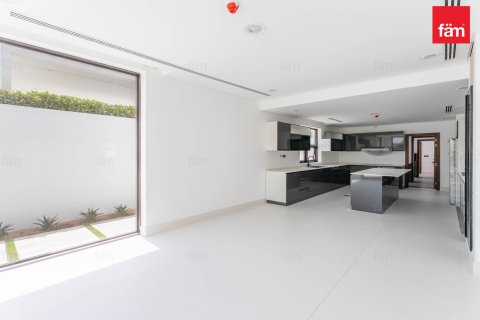 Villa in Dubai, UAE 7 bedrooms, 921.2 sq.m. № 644937 - photo 8
