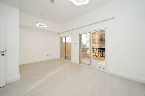 Зняти в оренду віллу в Джумейра Вилладж Серкл, Дубай, ОАЕ 3 спальні, 142м2, № 701922 - фото 9