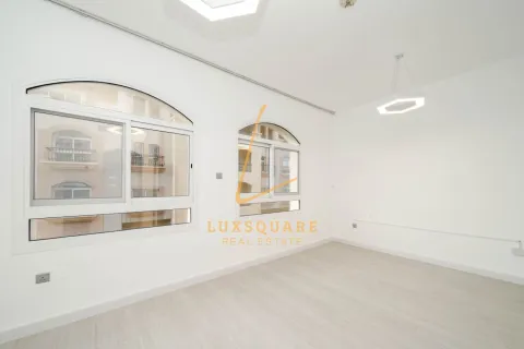 Зняти в оренду віллу в Джумейра Вилладж Серкл, Дубай, ОАЕ 3 спальні, 142м2, № 701922 - фото 16