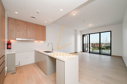 Apartment in Jumeirah, Dubai, UAE 2 bedrooms, 111 sq.m. № 701921 - photo 2