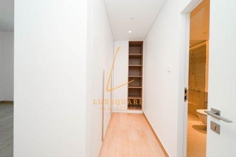 Apartment in Jumeirah, Dubai, UAE 2 bedrooms, 111 sq.m. № 701921 - photo 18