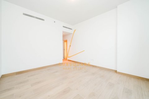 Apartment in Jumeirah, Dubai, UAE 2 bedrooms, 111 sq.m. № 701921 - photo 14