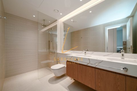 Apartment in Jumeirah, Dubai, UAE 2 bedrooms, 111 sq.m. № 701921 - photo 16