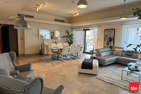 Huoneisto Palm Jumeirah, Dubai, Arabiemiraatit 4 makuuhuonetta, 333.4 m2 № 644796 - kuva 1