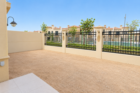 Khalifa City、Abu Dhabi、UAE にあるタウンハウスの賃貸物件 3ベッドルーム、236.5 m2、No764398 - 写真 2