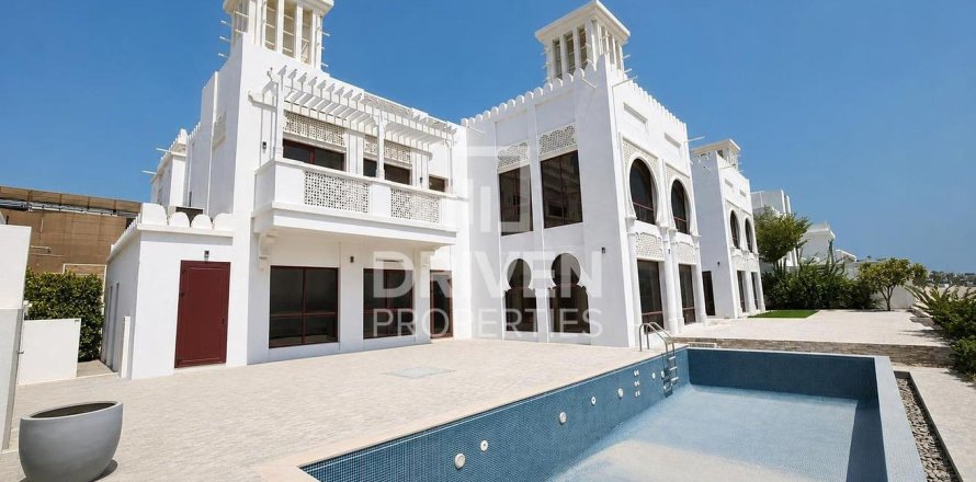 Villa in Palm Jumeirah, Dubai, VAE 5 slaapkamers, 1261.53 vr.m. nr 742470
