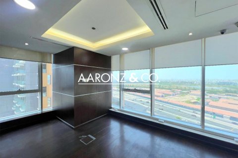 Oficiu de închiriat în Business Bay, Dubai, EAU 87 mp.  №677165 - poză 3
