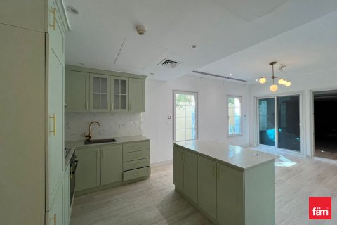 Villa zur Miete in Dubai, VAE 2 Schlafzimmer, 767 m2 Nr. 717903 - Foto 4