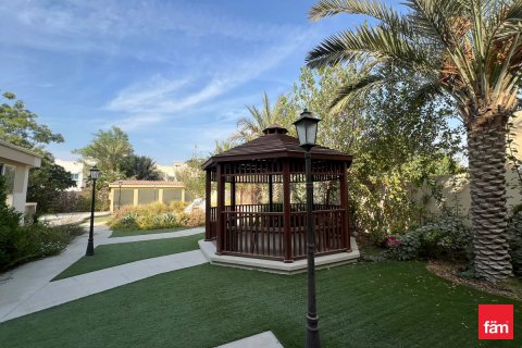 Villa zur Miete in Dubai, VAE 2 Schlafzimmer, 767 m2 Nr. 717903 - Foto 16