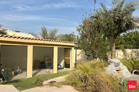 Villa zur Miete in Dubai, VAE 2 Schlafzimmer, 767 m2 Nr. 717903 - Foto 13