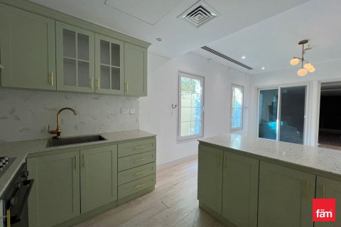 Villa zur Miete in Dubai, VAE 2 Schlafzimmer, 767 m2 Nr. 717903 - Foto 5