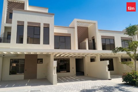 Townhouse sa Dubai, UAE 4 silid-tulugan, 144 sq.m. № 738856