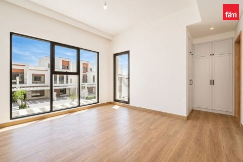 Таунхаус Дубай, БАӘ-да 4 жатын бөлмелер, 144 м² № 738856 - фото 2