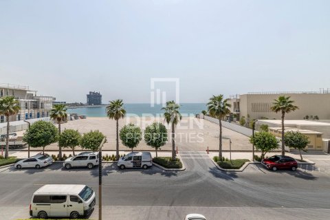 Villa in Jumeirah, Dubai, UAE 5 bedrooms, 468.51 sq.m. № 744885 - photo 8