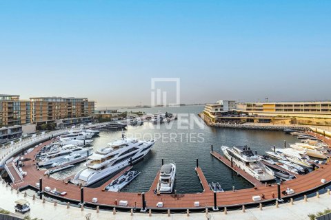 Apartment in Jumeirah, Dubai, UAE 3 bedrooms, 294.41 sq.m. № 744887 - photo 3