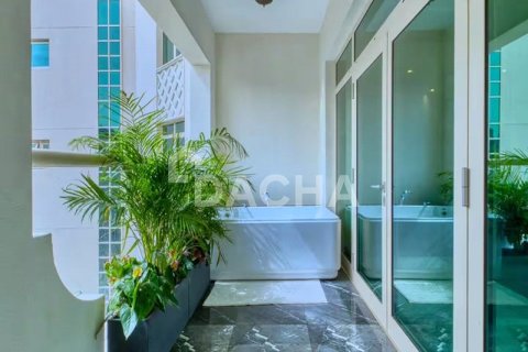 Apartment in Palm Jumeirah, Dubai, UAE 2 bedrooms, 147 sq.m. № 713644 - photo 11