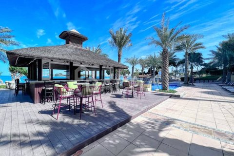 Apartment in Palm Jumeirah, Dubai, UAE 2 bedrooms, 147 sq.m. № 713644 - photo 10