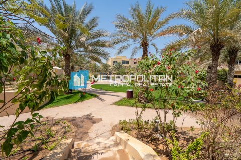Villa sa Al Raha Gardens, Abu Dhabi, UAE 3 silid-tulugan, 324.2 sq.m. № 682496 - larawan 27