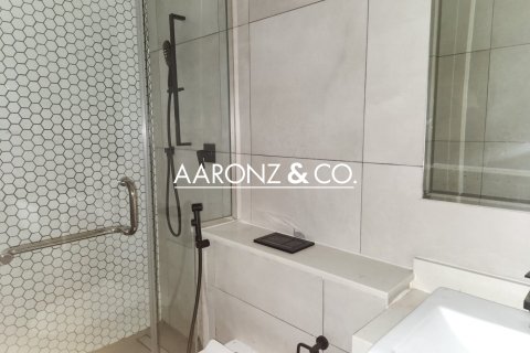 Apartment in Jumeirah Village Triangle, Dubai, UAE 2 bedrooms, 139 sq.m. № 698674 - photo 14