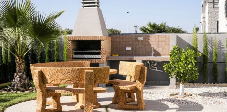 Villa sa Al Furjan, Dubai, UAE 5 silid-tulugan, 1240.2 sq.m. № 633788
