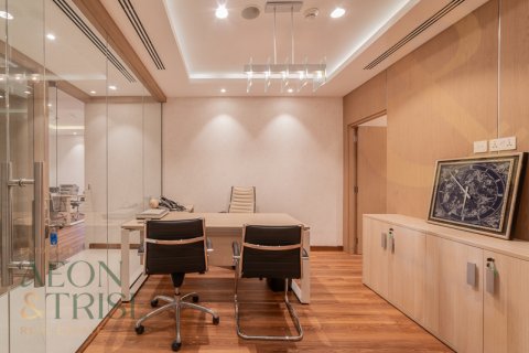 Commercial property in Old Town, Dubai, UAE 999 bedrooms, 318 sq.m. № 648102 - photo 4