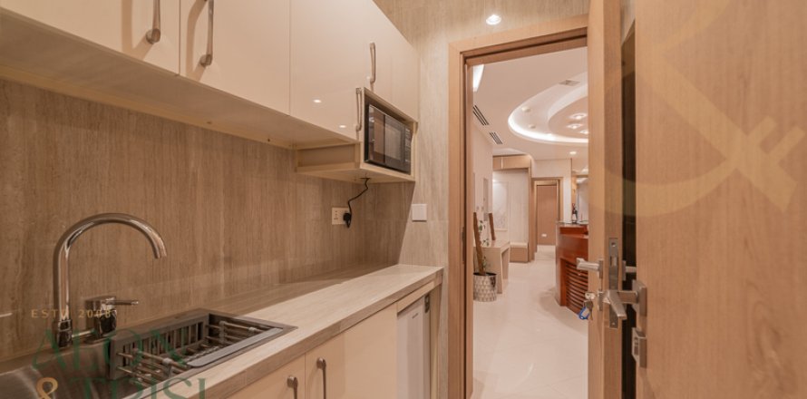 Commercial property in Old Town, Dubai, UAE 999 bedrooms, 318 sq.m. № 648102