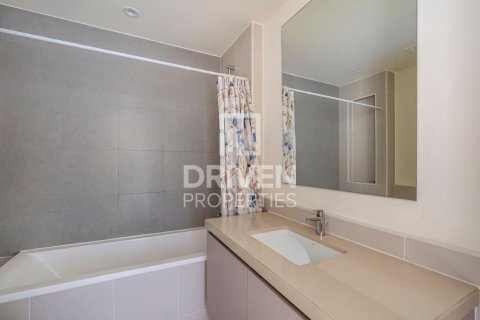 Dubai South (Dubai World Central), Dubai, UAE의 임대용 아파트 침실 3개, 227제곱미터 번호 684587 - 사진 15