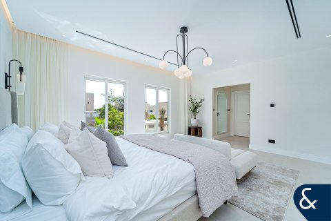 Villa till försäljning i Meadows, Dubai, UAE 5 sovrum, 339 kvm Nr. 666240 - fotografi 28
