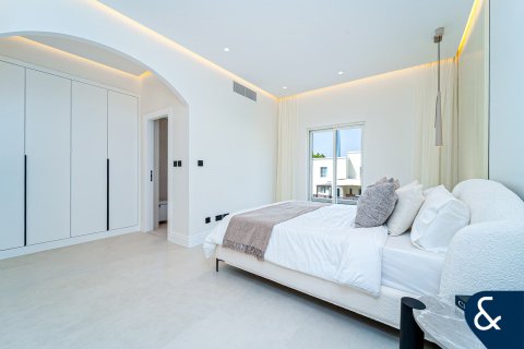 Villa till försäljning i Meadows, Dubai, UAE 5 sovrum, 339 kvm Nr. 666240 - fotografi 21