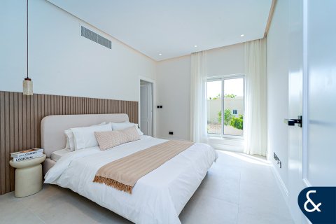 Villa till försäljning i Meadows, Dubai, UAE 5 sovrum, 339 kvm Nr. 666240 - fotografi 18