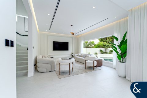 Villa till försäljning i Meadows, Dubai, UAE 5 sovrum, 339 kvm Nr. 666240 - fotografi 5