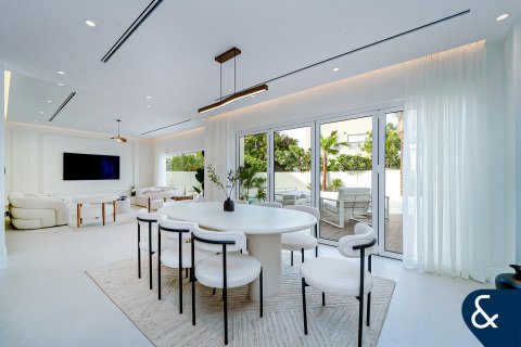 Villa till försäljning i Meadows, Dubai, UAE 5 sovrum, 339 kvm Nr. 666240 - fotografi 4