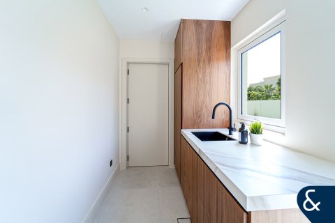 Villa till försäljning i Meadows, Dubai, UAE 5 sovrum, 339 kvm Nr. 666240 - fotografi 7