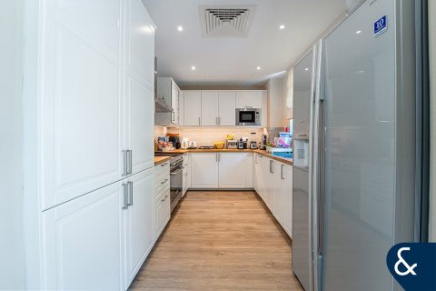 Dubai Sports City、Dubai、UAE にあるタウンハウス販売中 4ベッドルーム、311 m2、No666237 - 写真 2