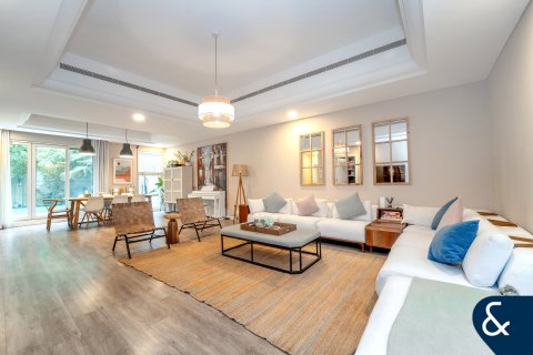 Kuća u nizu u gradu Dubai Sports City, Dubai, UAE 4 spavaće sobe, 311 m2 Br. 666237 - Slika 4