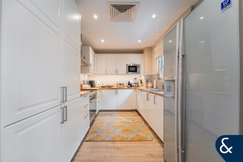 Kuća u nizu u gradu Dubai Sports City, Dubai, UAE 4 spavaće sobe, 311 m2 Br. 666237 - Slika 8