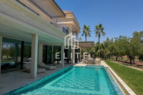 Vila v Jumeirah Golf Estates, Dubai, SAE 6 ložnice, 2044 m² Č.: 736265