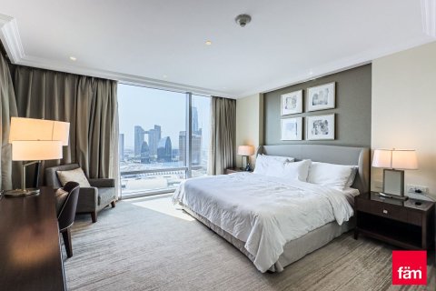 Appartement te huur in Downtown Dubai (Downtown Burj Dubai), Dubai, VAE 3 slaapkamers, 206.1 vr.m., nr 722363 - foto 23