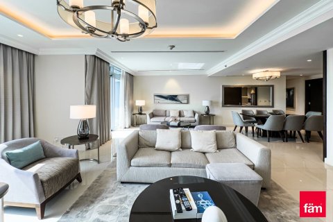Appartement te huur in Downtown Dubai (Downtown Burj Dubai), Dubai, VAE 3 slaapkamers, 206.1 vr.m., nr 722363 - foto 5