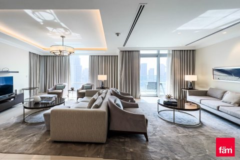 Appartement te huur in Downtown Dubai (Downtown Burj Dubai), Dubai, VAE 3 slaapkamers, 206.1 vr.m., nr 722363 - foto 3