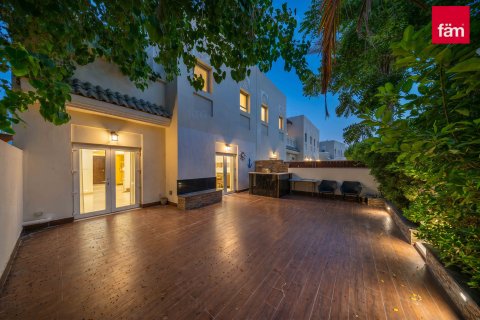 Rijtjeshuis te huur in Al Furjan, Dubai, VAE 3 slaapkamers, 229.6 vr.m., nr 722369 - foto 23